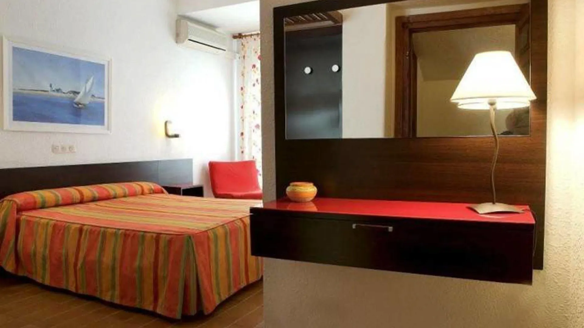 Checkin Torredembarra Hotel